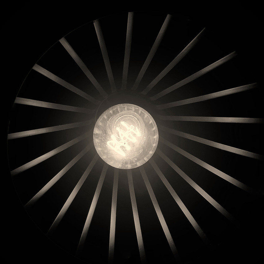 The Photographer's Eye logo.